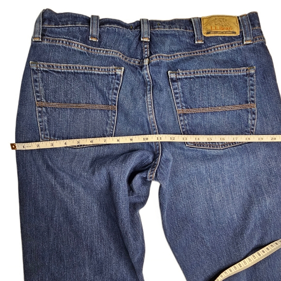 L.L. Bean Men's Indigo Distressed Standard Fit Jeans - Picture 11 of 12